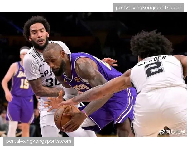 太阳客场惨败马刺 外线失准暴露战术执行问题