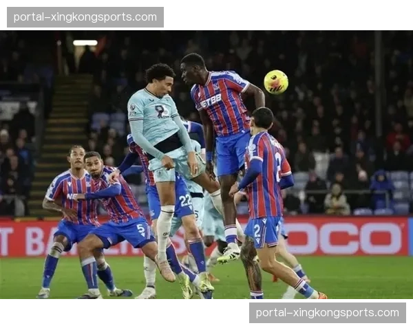 范德芬红牌停赛罗梅罗脑震荡疑云 热刺防线面临人员危机